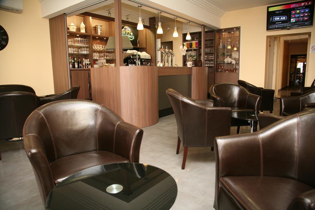 Logis Hotel- Restaurant La Renaissance 바카라 외부 사진
