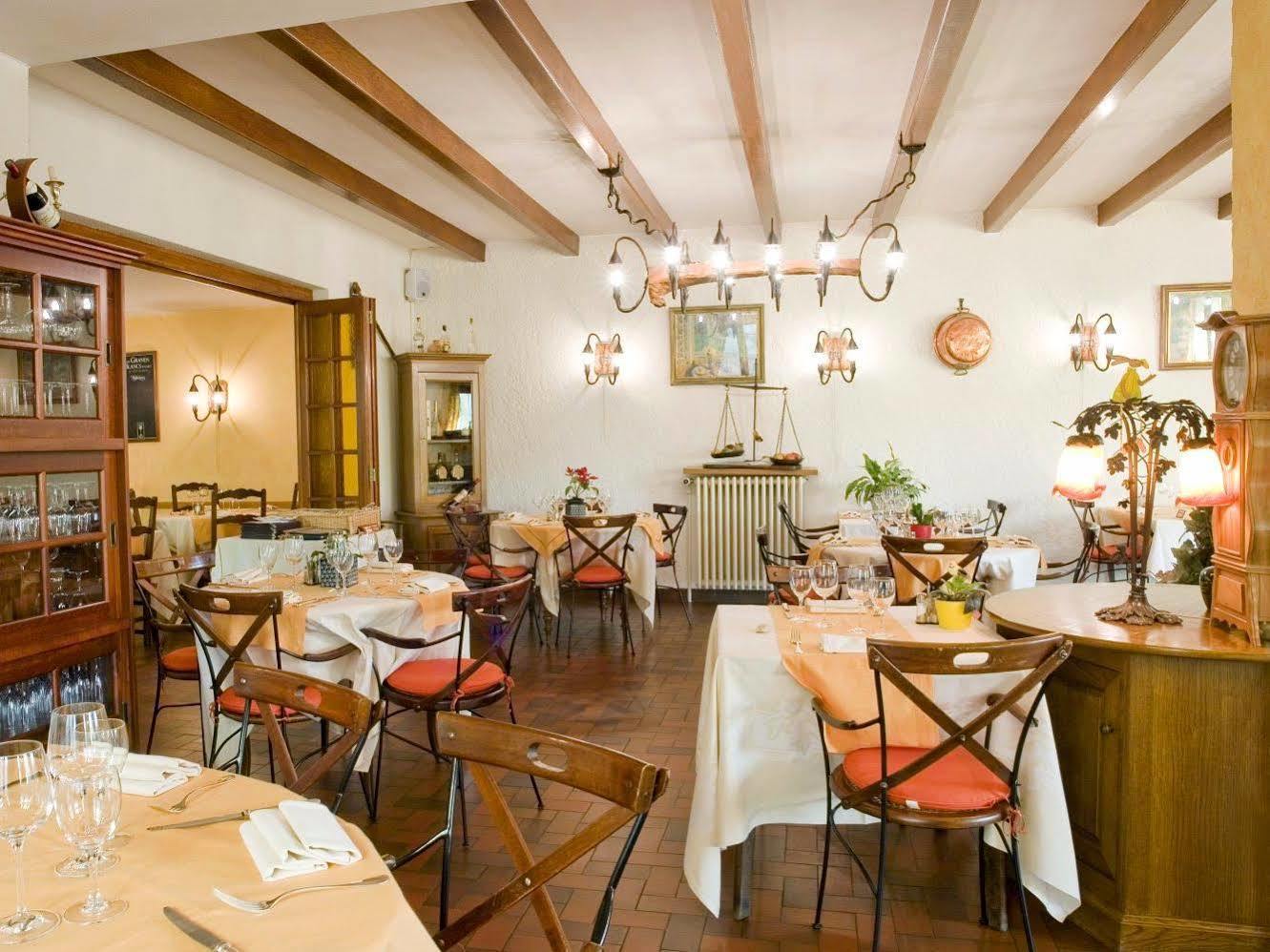 Logis Hotel- Restaurant La Renaissance 바카라 외부 사진